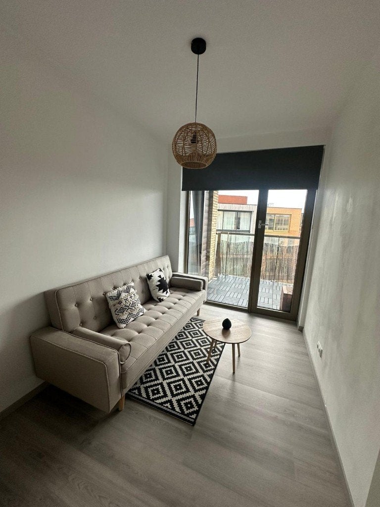 Modern Beige Sofa Bed – Excellent Condition, Ophalen, Minder dan 75 cm, Driepersoons, Zo goed als nieuw