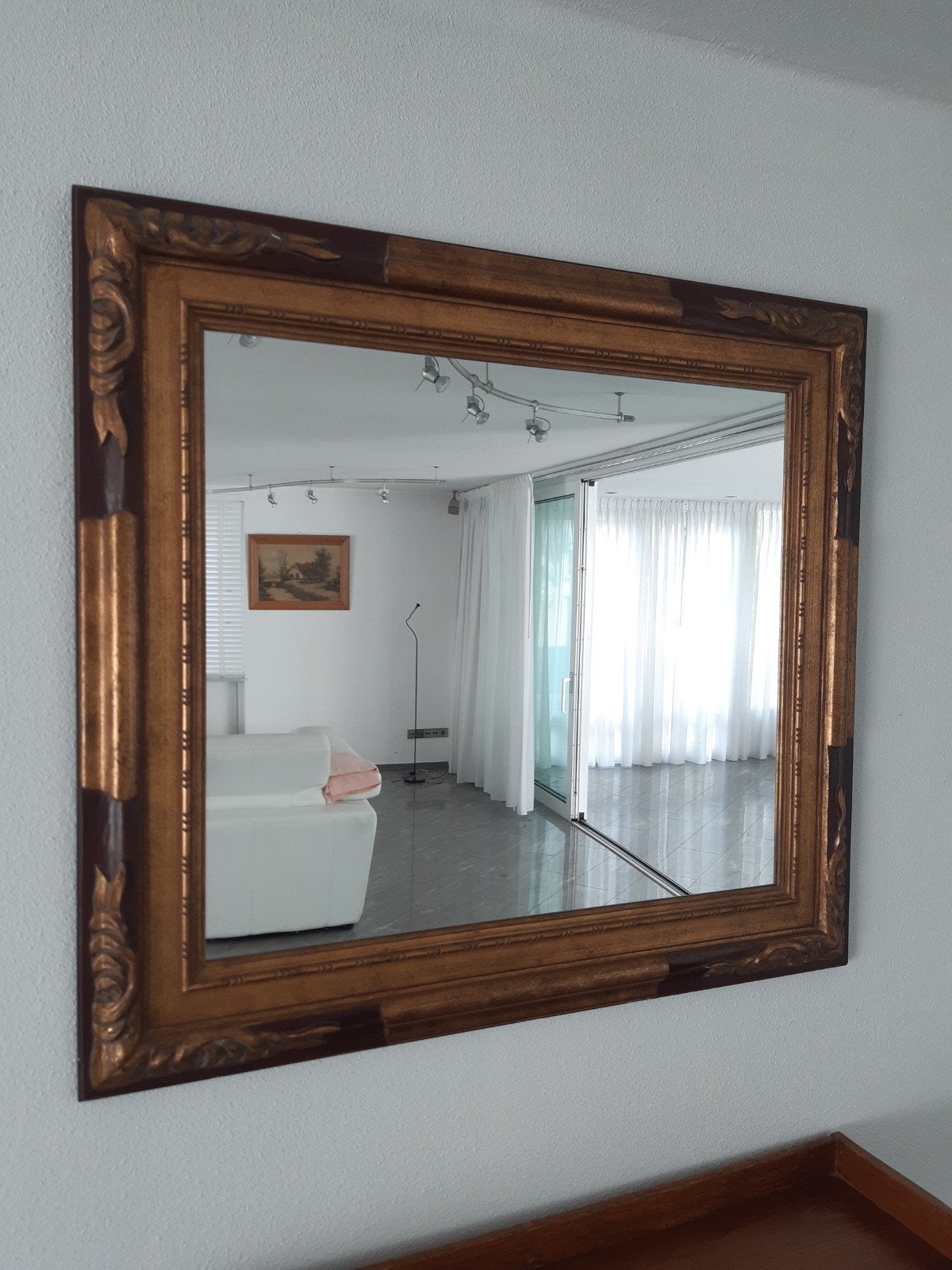 Grote spiegel met sierlijke gouden lijst, 105x95cm, Ophalen, Rechthoekig, 100 tot 150 cm, Minder dan 100 cm