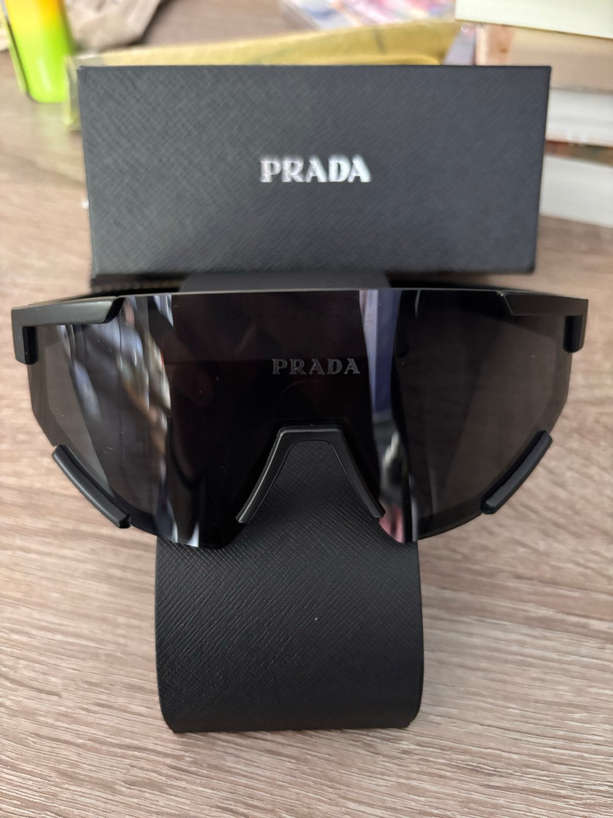 Prada Zonnebril - Nieuwstaat met doos en certificaat, Overige merken, Zonnebril, Zwart, Nieuw