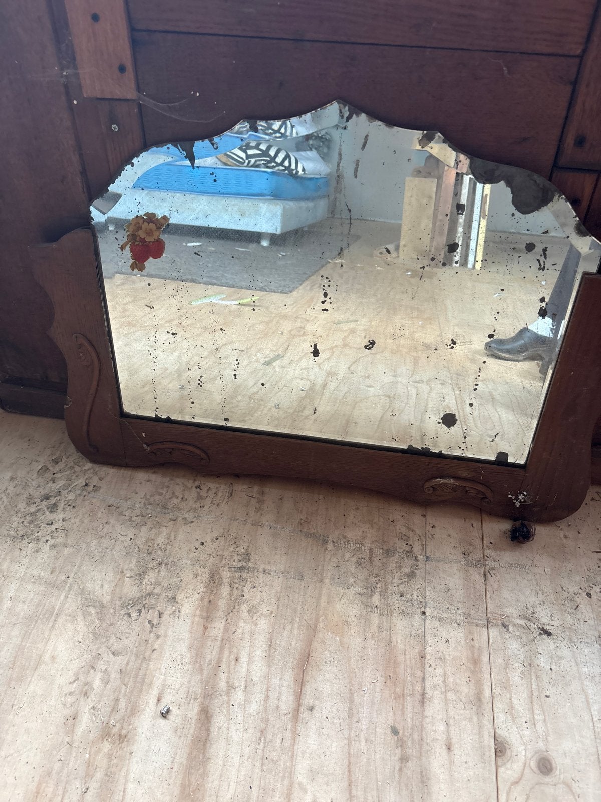 Antieke spiegel met houten lijst - unieke vorm, Antiek en Kunst, Ophalen of Verzenden, Overige vormen, 50 tot 100 cm, Minder dan 100 cm