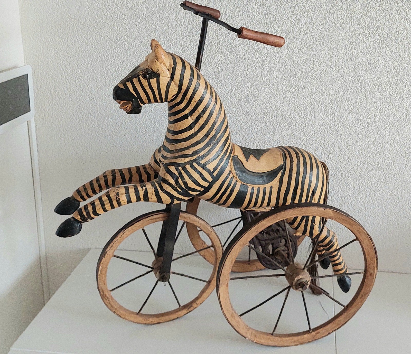 Antieke Zebra kinderfiets, Ophalen