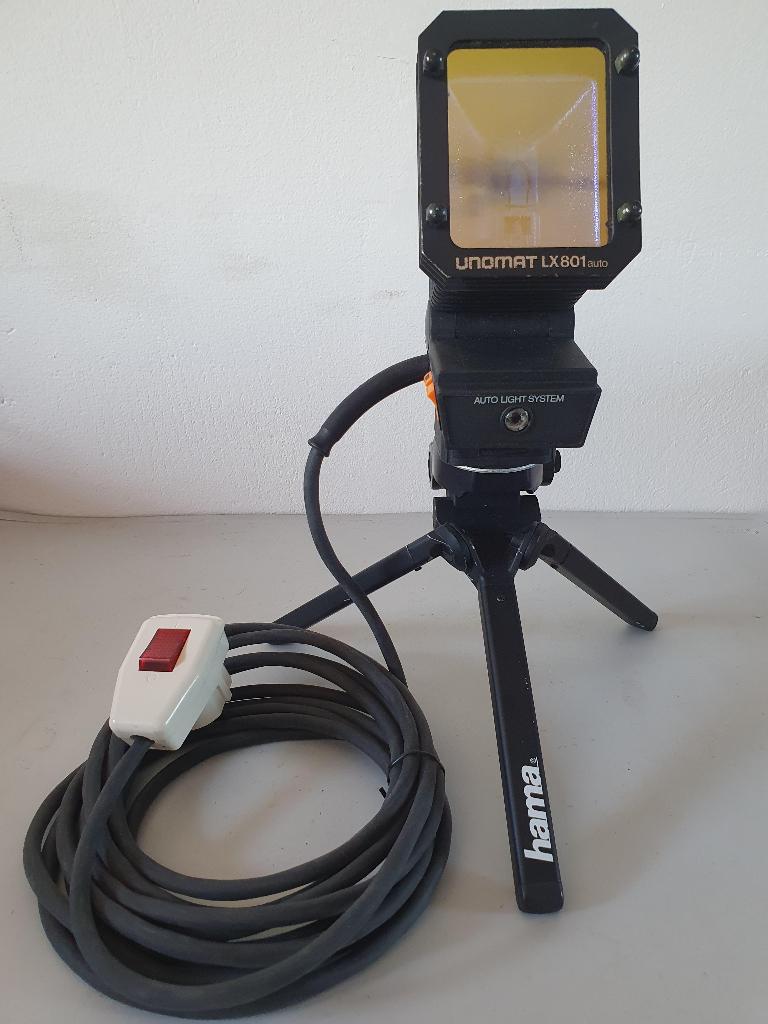 UNOMAT LX801 Auto Video lamp met statief, Verzenden, Gebruikt, Lamp of Flitsset