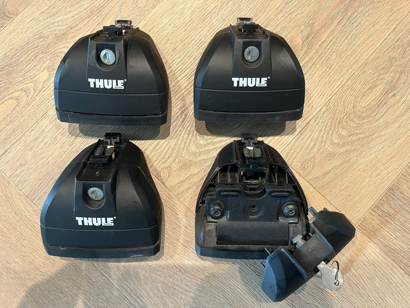 Thule dakdrager voetenset voor Ford Focus, Auto diversen, Ophalen, Gebruikt