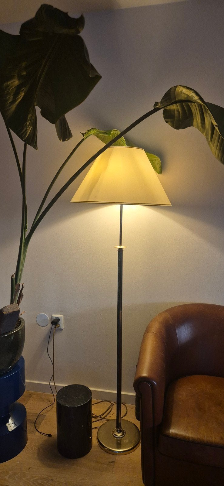 Staande vloerlamp met groene marmer look, Huis en Inrichting, Lampen | Vloerlampen, Ophalen, Zo goed als nieuw, 150 tot 200 cm