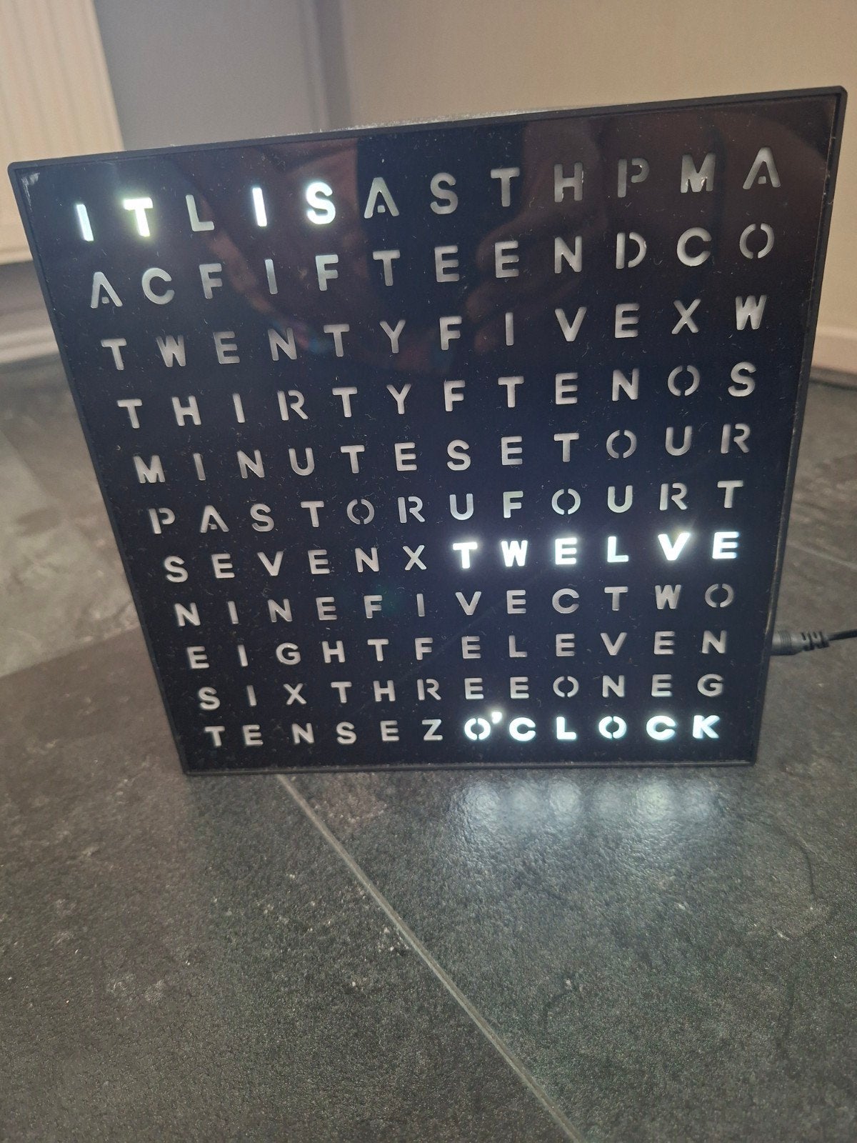 Woordklok zwart, Ophalen of Verzenden, Nieuw