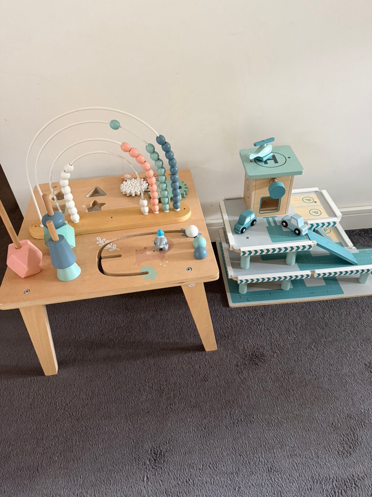 Activiteitentafel en garage, Kinderen en Baby's, Speelgoed | Educatief en Creatief, Ophalen, Gebruikt, Ontdekken
