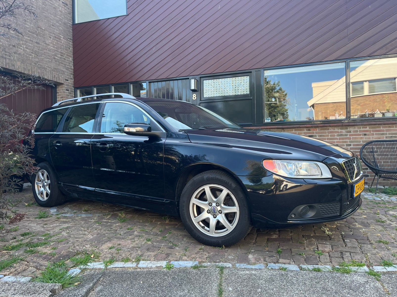 Zwarte Volvo V70 3.2 uit 2008, particuliere verkoop, Auto's, 1800 kg, 1622 kg, Zwart, Stationwagon