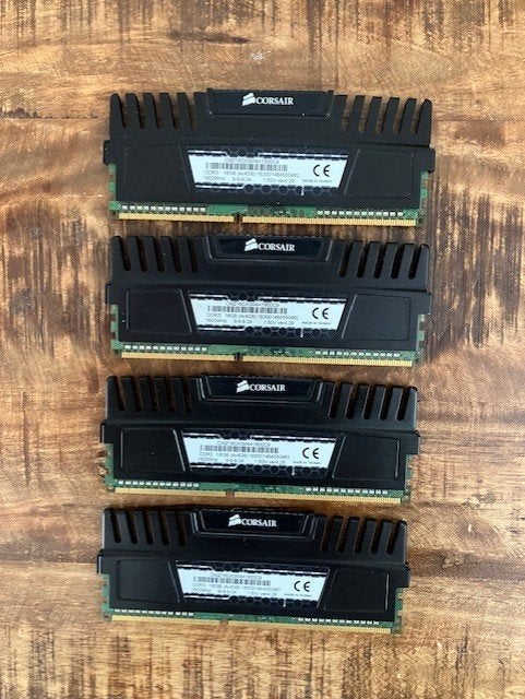 Corsair Vengeance CMZ16GX3M4A1600C9 aangeboden, Computers en Software, RAM geheugen, DDR3, Ophalen of Verzenden, Zo goed als nieuw