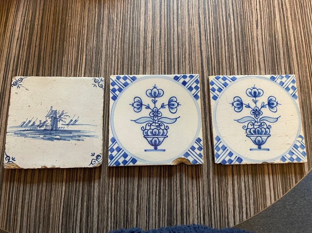 3 oude delftsblauwe tegeltjes, Ophalen of Verzenden