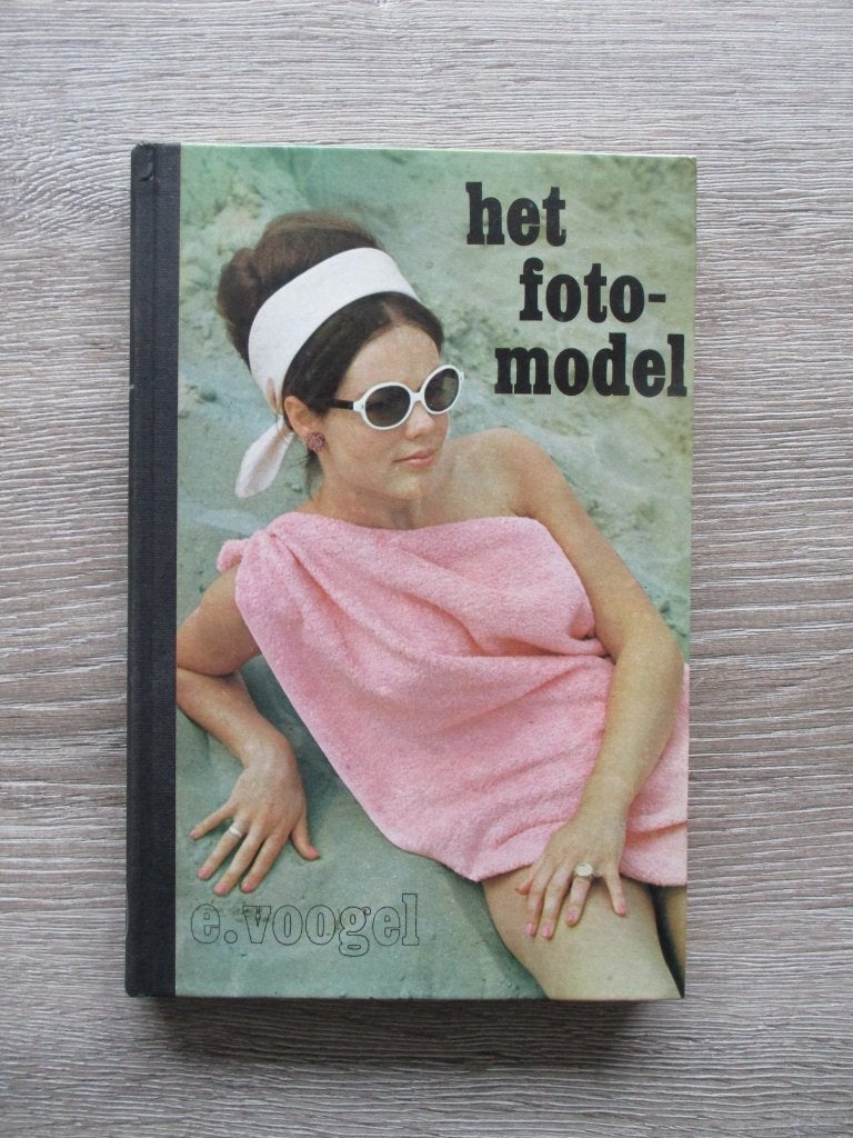 Het foto-model - E. Voogel, Ophalen of Verzenden, Gelezen, Overige onderwerpen