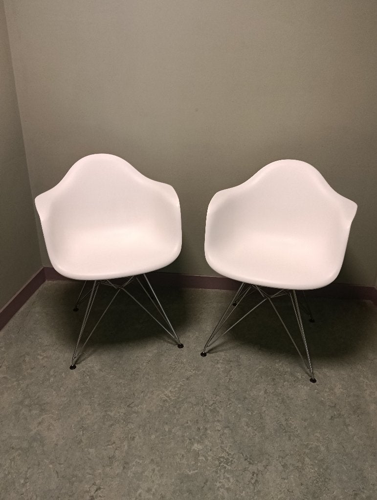 Stoelen (2) Eames DAR40 replica, Kunststof, Twee, Wit, Ophalen of Verzenden