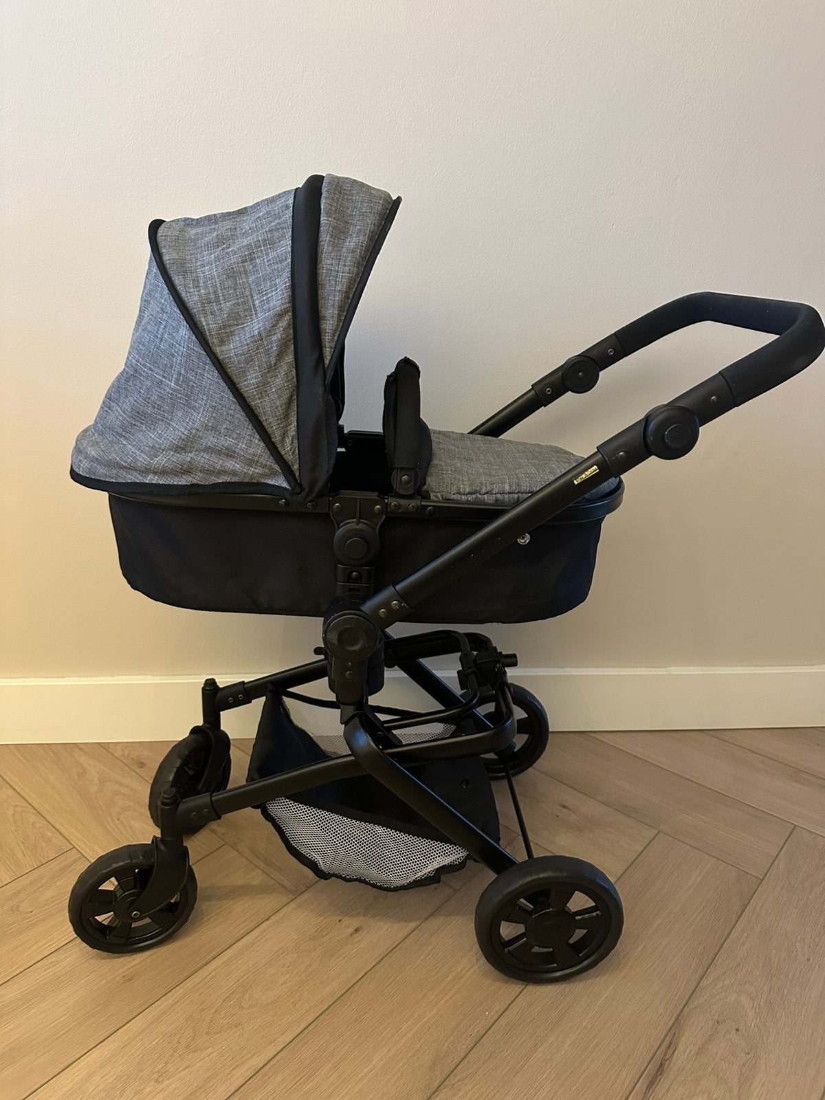 2 in 1 poppenwagen zwart grijs., Ophalen of Verzenden, Zo goed als nieuw, Babypop