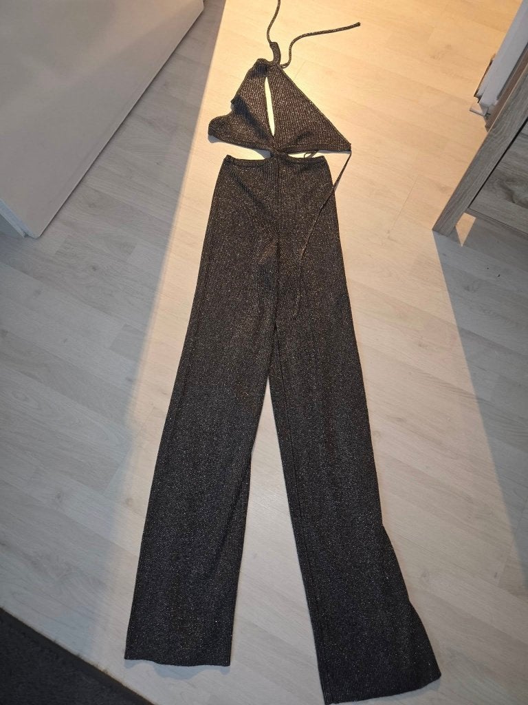 Bershka glitter jumpsuit XS, Kostuum of Pak, Zwart, Maat 34 (XS) of kleiner, Gedragen