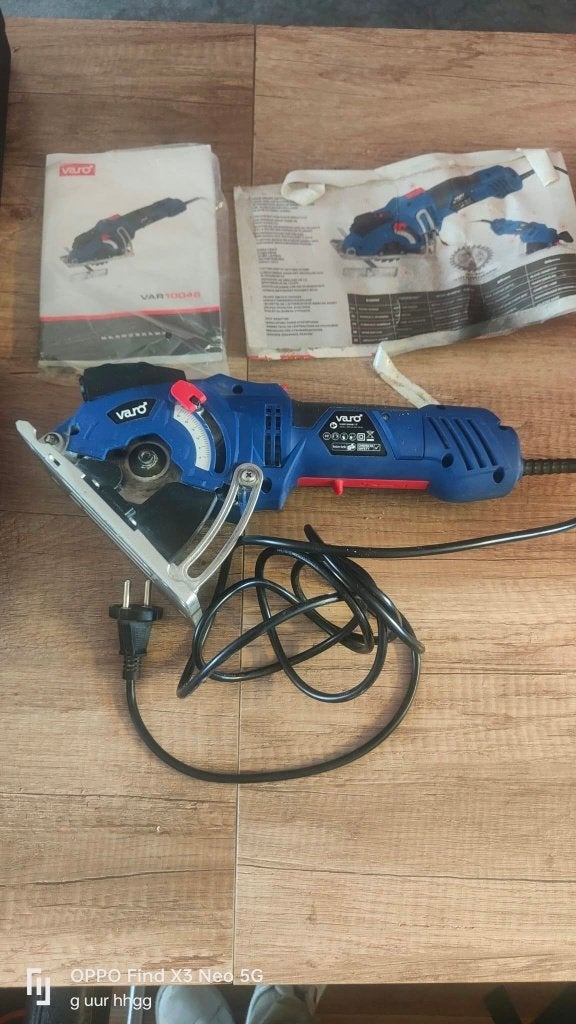 Mini hand cirkelzaag met handleiding en opbergkoffer, Doe-het-zelf en Verbouw, Minder dan 30 mm, Gebruikt, Cirkelzaag, Ophalen of Verzenden