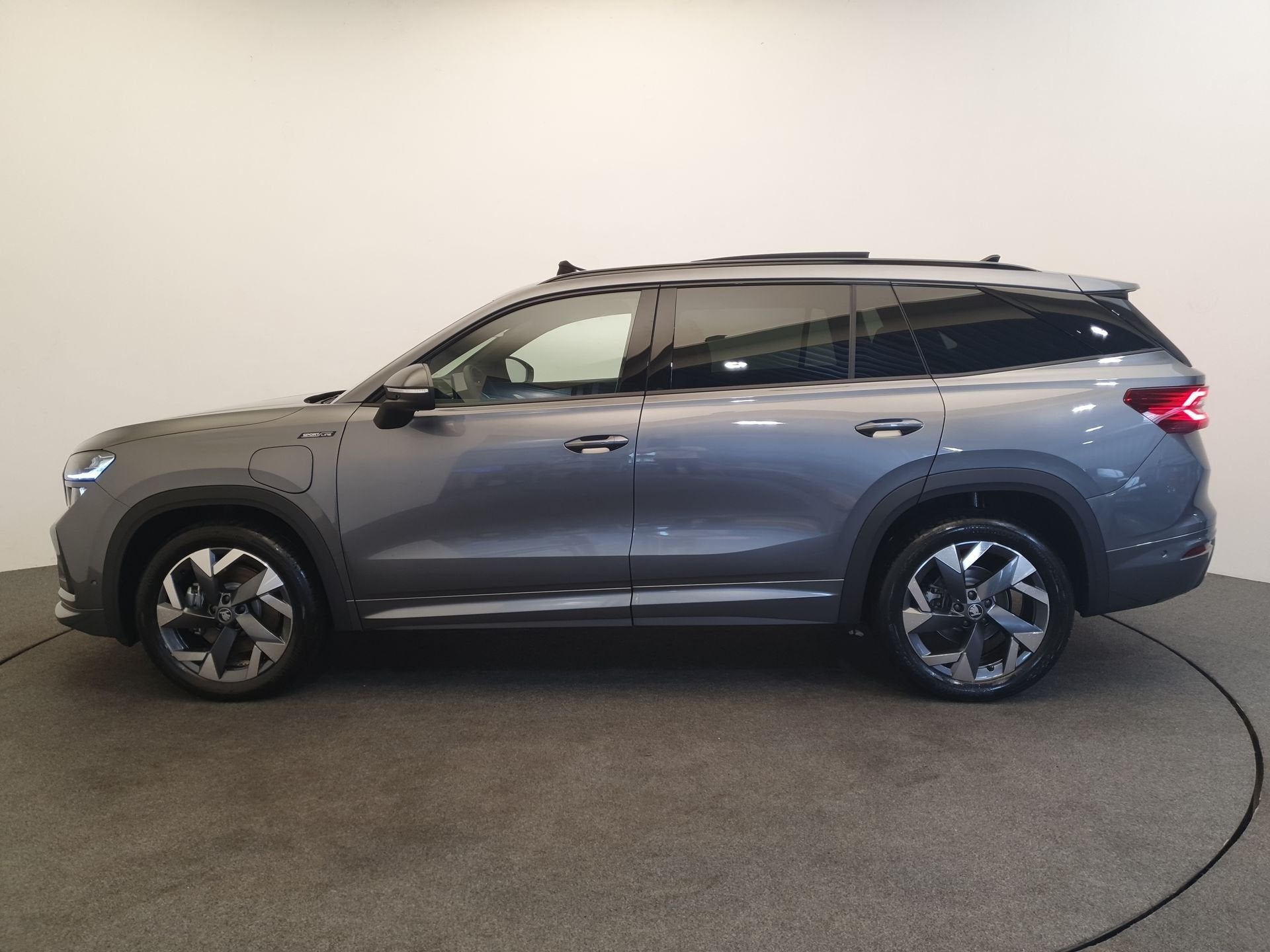 Skoda Kodiaq 1.5 TSI PHEV 204pk DSG/AUT Sportline Business P, Auto's, Skoda, 12 maanden, 1498 cc, Zwart, 4 cilinders