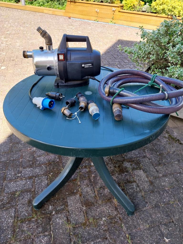 Tuinpomp Gardena 5000 lt. per uur, Ophalen, Gebruikt