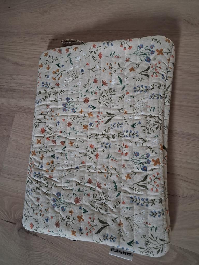 Nieuwe Dille & Kamille laptophoes met bloemenprint, Ophalen of Verzenden, 16 inch, Nieuw, Dille & Kamille