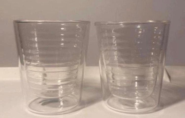 2 Dubbelwandige glazen espresso glaasjes. Hoogte 7,5 cm., Ophalen of Verzenden, Zo goed als nieuw, Overige typen