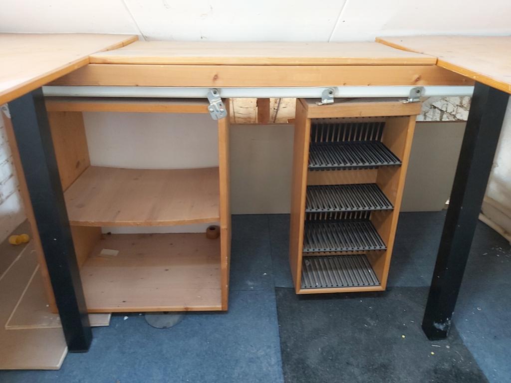 Ruim houten hoekbureau met opbergruimte, Met lades, Gebruikt, Hout, Hoekbureau