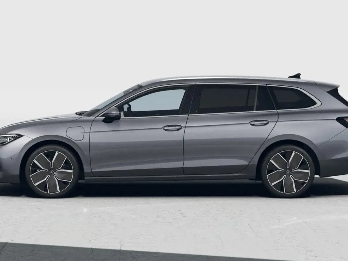 Volkswagen Passat Variant Elegance Business 1.5 eHybrid 150, Dealer onderhouden, 1498 cc, Nieuw, Zilver of Grijs