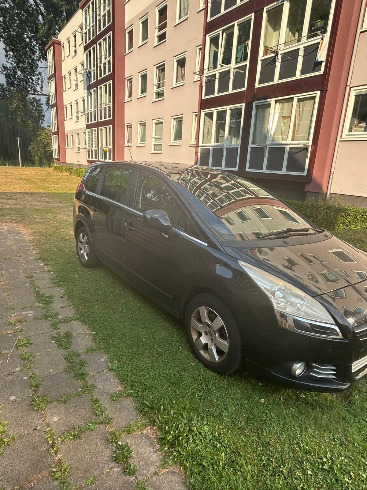 Peugeot 5008 1.6 THP 5PL 2010 Zwart, Voorwielaandrijving, Euro 5, Stof, 1550 kg