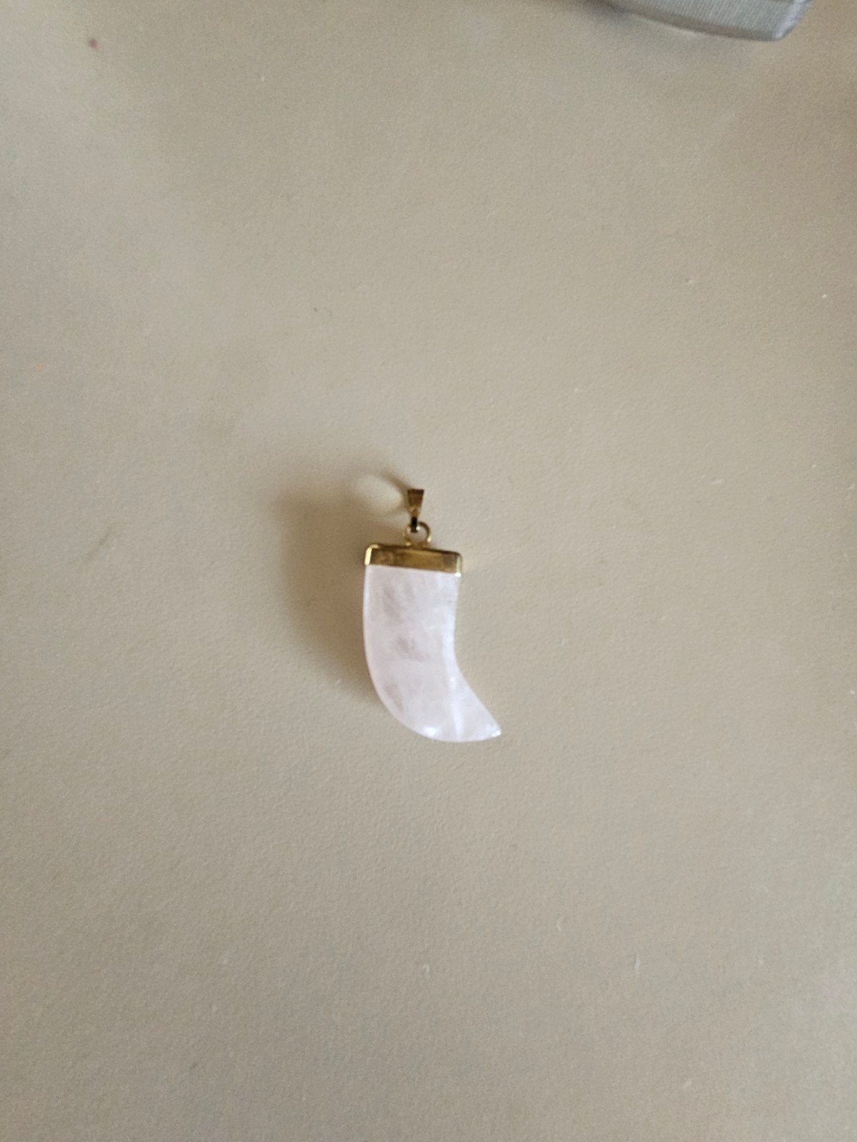 Rozenkwarts haaientand hanger, Verzenden, Overige materialen, Hanger