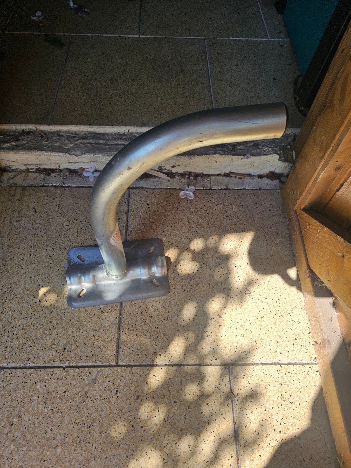 antennebeugel voor de muur, Ophalen of Verzenden