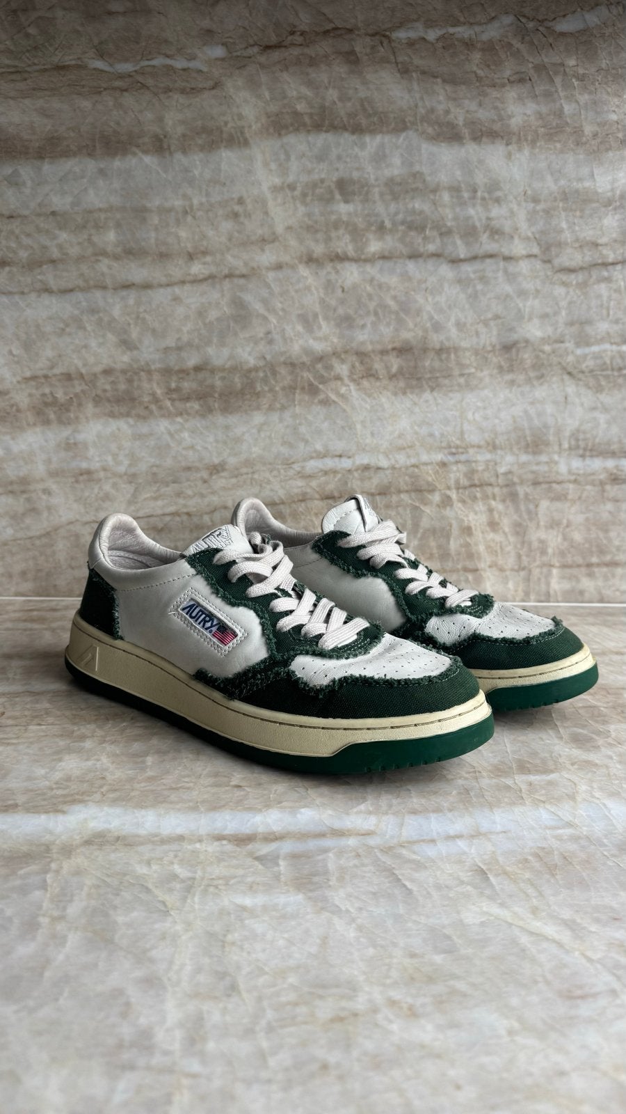 Autry Medalist Low Sneakers Groen/Wit - Maat 43, Ophalen, Zo goed als nieuw, Groen, Sneakers of Gympen