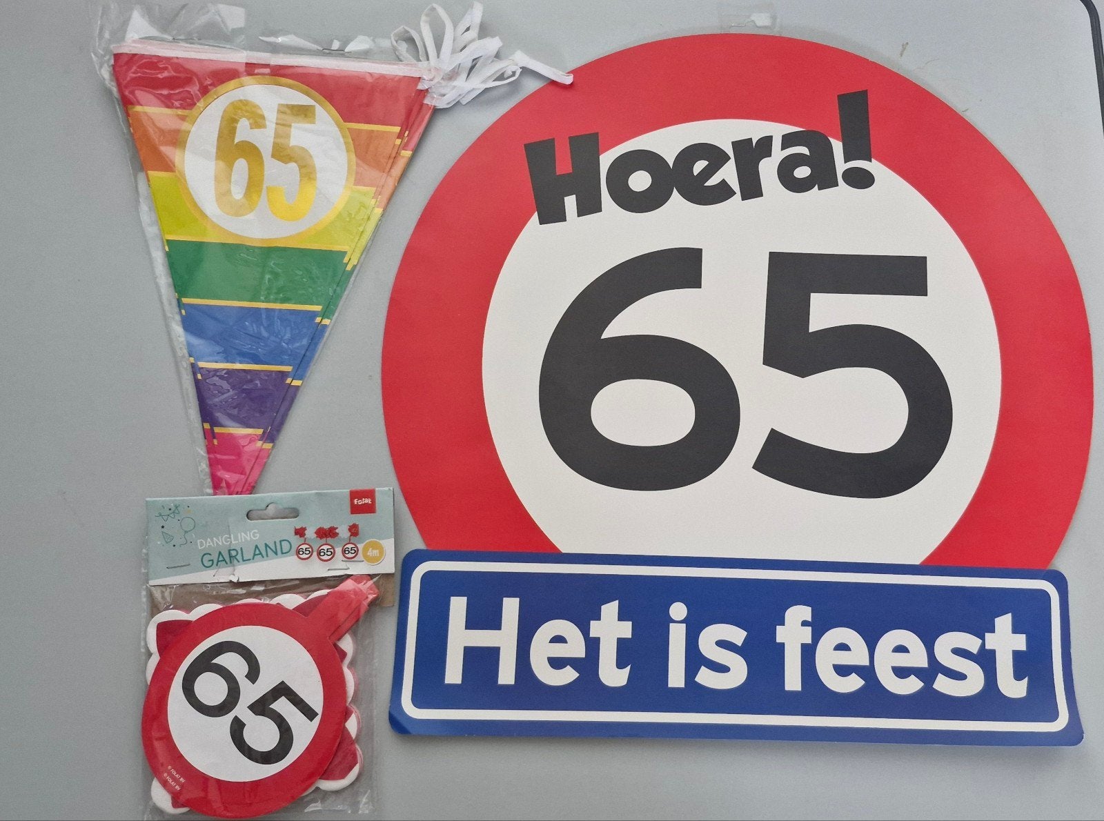 Feestversiering 65 jaar - Hoera! Het is feest!, Ophalen, Zo goed als nieuw, Versiering