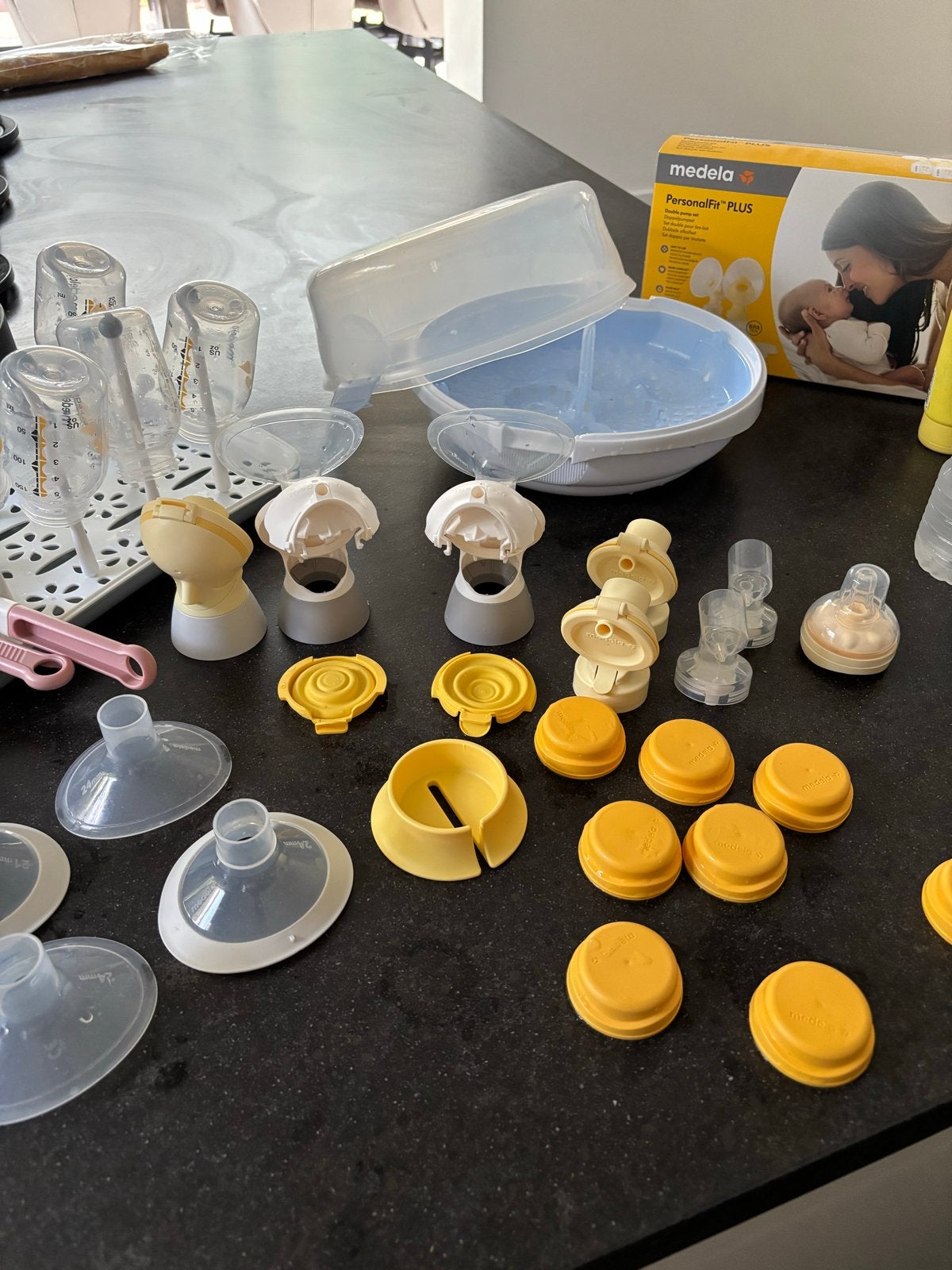 Medela Swing kolfset met accessoires en flessen, Ophalen, Gebruikt