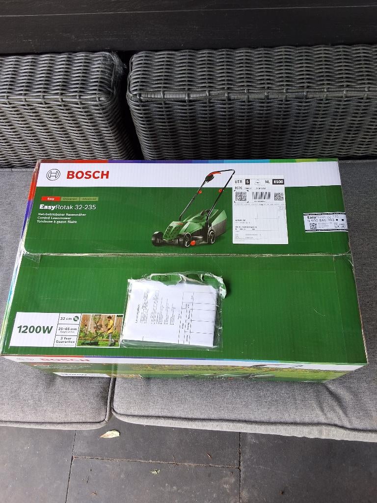 Bosch grasmaaier Easy Rotak 32-235, Tuin en Terras, Grasmaaiers, Cirkelmaaier, Elektrische grasmaaier, Nieuw, Ophalen of Verzenden