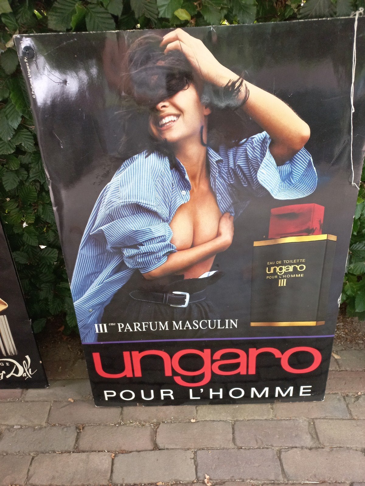 Kartonnen reclameborden Ungaro, Ophalen, Reclamebord