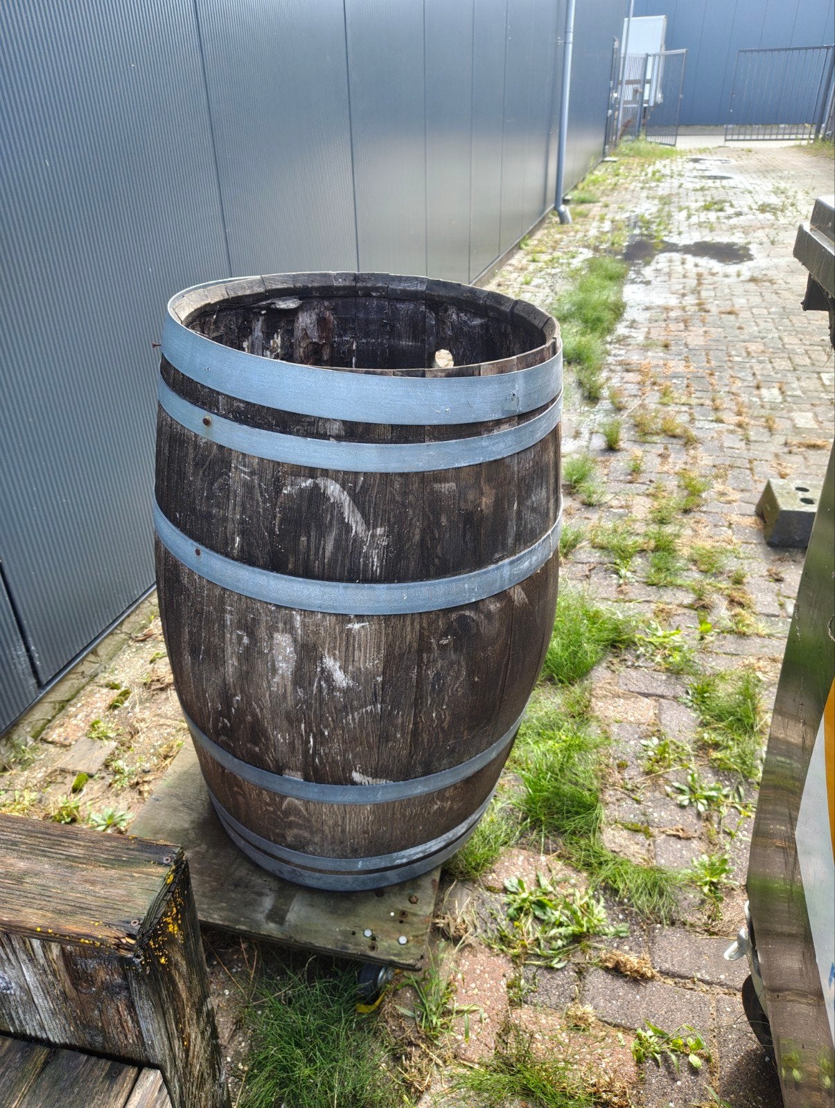 Gebruikt wijnvat zonder deksel - ideaal voor decoratie, Tuin en Terras, Ophalen, Gebruikt