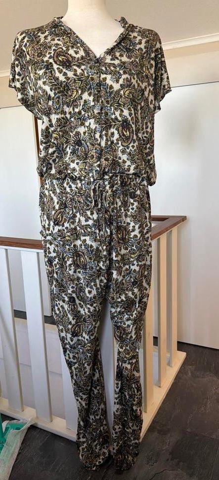 Stijlvolle jumpsuit met paisley print van Geisha XL, Kleding | Dames, Jumpsuits, Ophalen of Verzenden, Zo goed als nieuw, Maat 46/48 (XL) of groter
