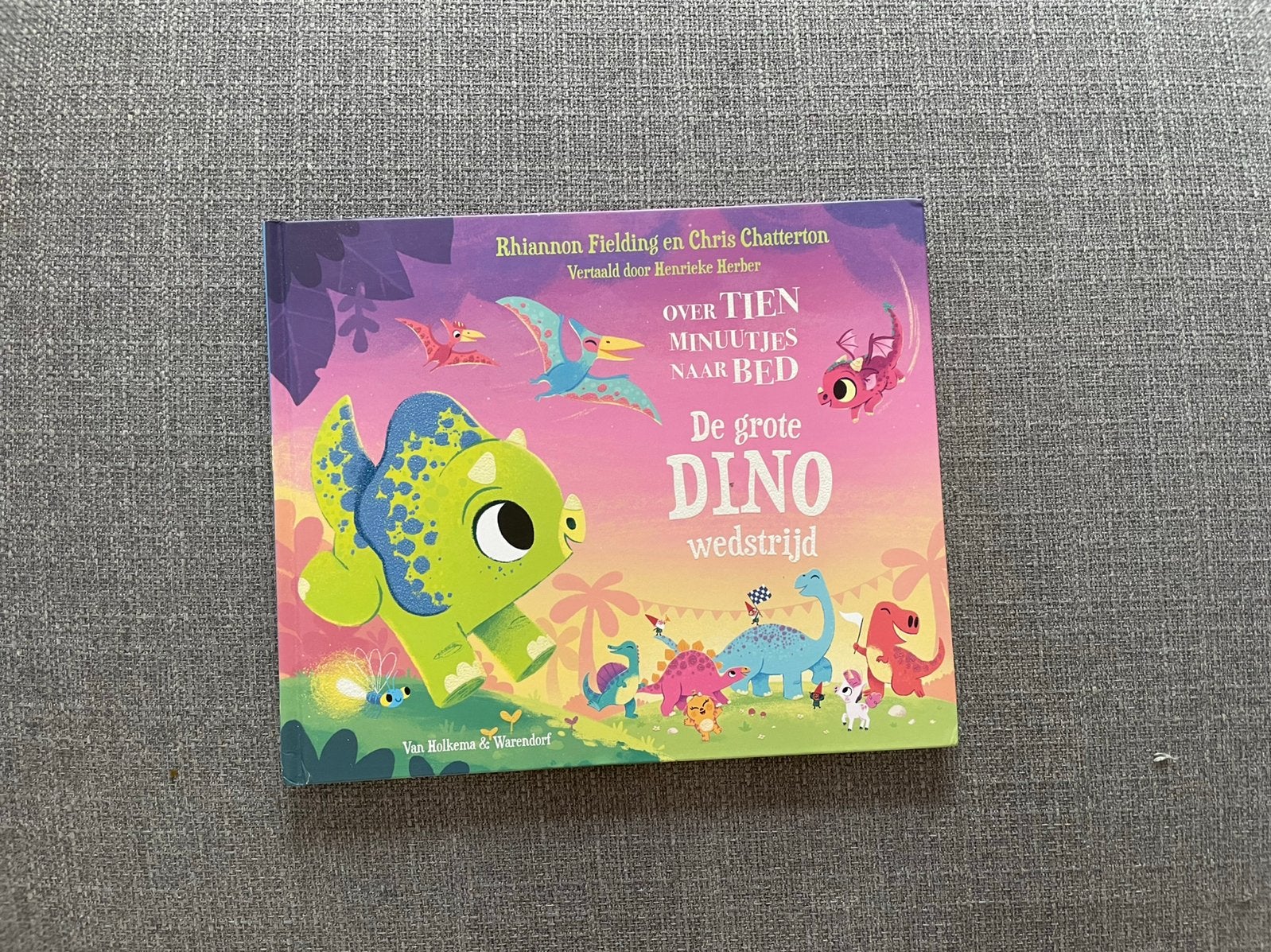 Over tien minuutjes naar bed: de grote dino wedstrijd, Ophalen of Verzenden, Zo goed als nieuw