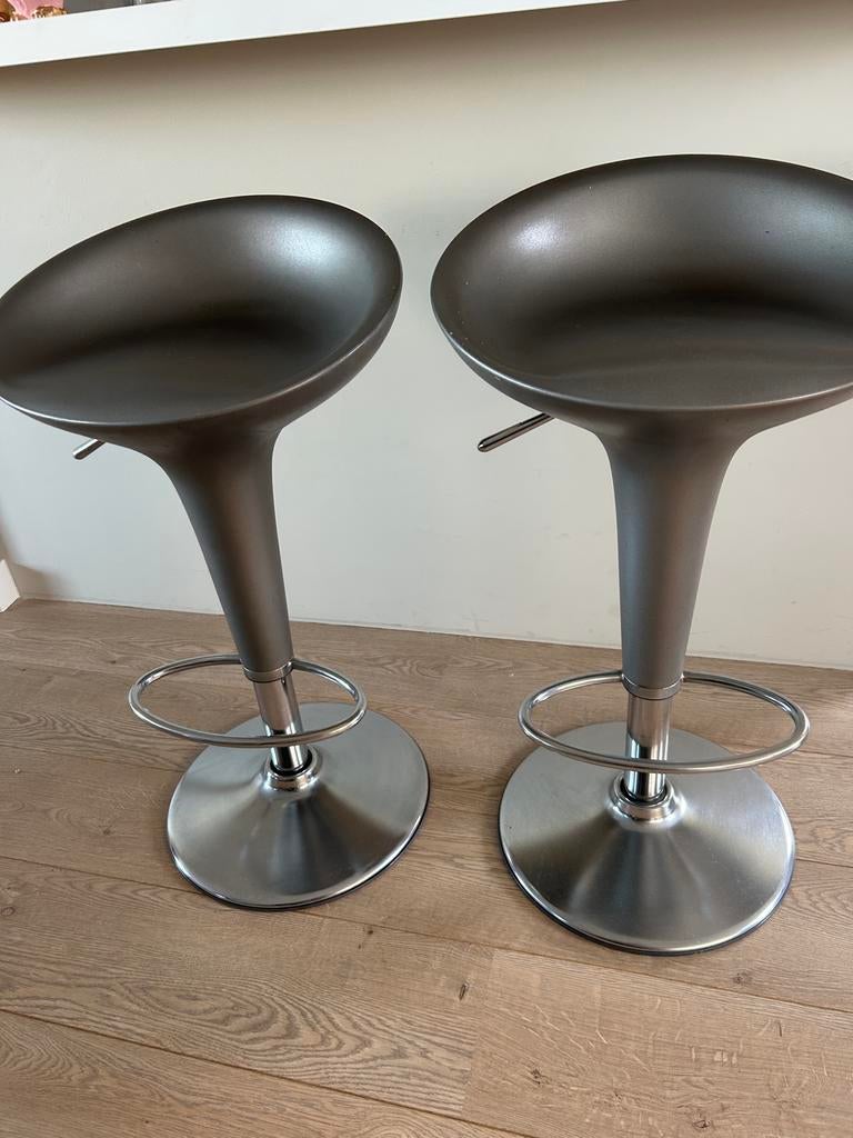 Iconische Bombo barkrukken van Stefano Giovannoni voor Magis, Huis en Inrichting, Barkrukken, Ophalen, Kunststof, Gebruikt, In hoogte verstelbaar