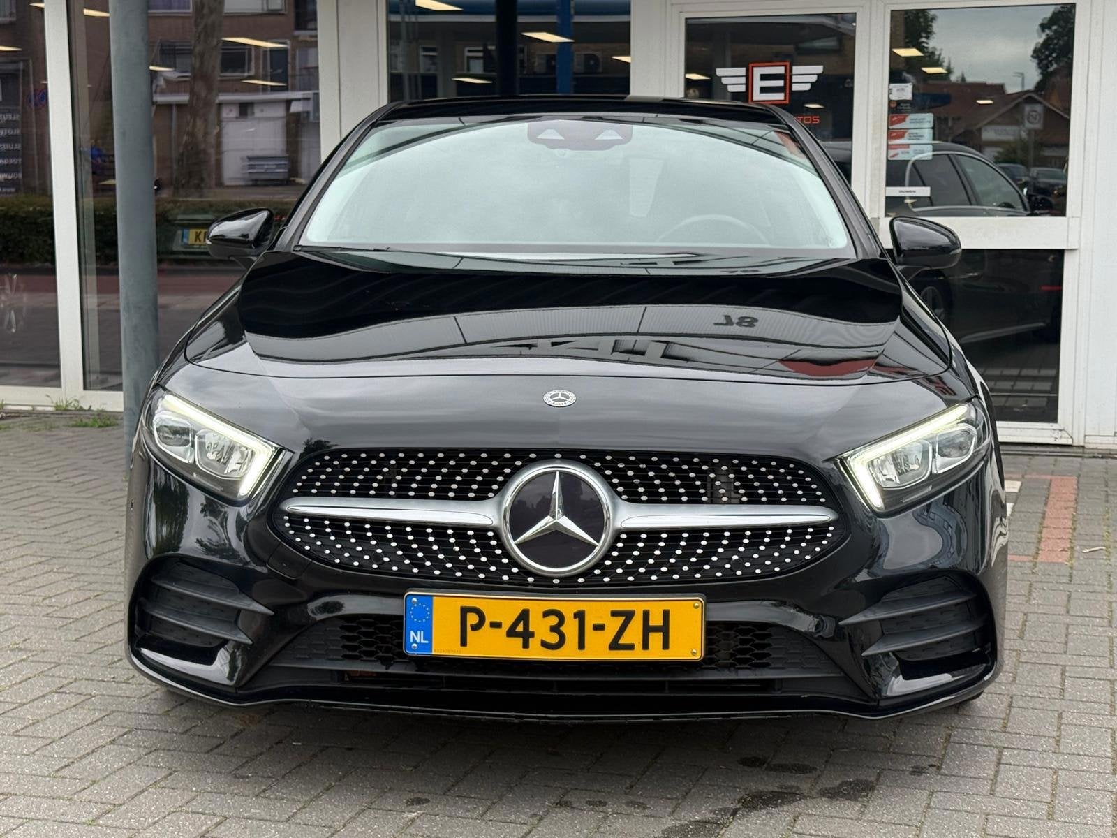 Mercedes-Benz A-klasse 180 Business Solution AMG, 136 pk, Gebruikt, 4 cilinders, Zwart