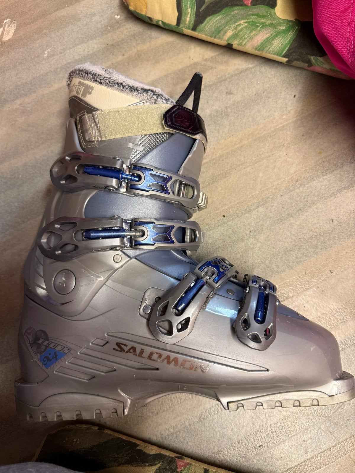Salomon skischoenen dames maat 26,5 (41,5-42), 160 tot 180 cm, Gebruikt, Schoenen, Skiën