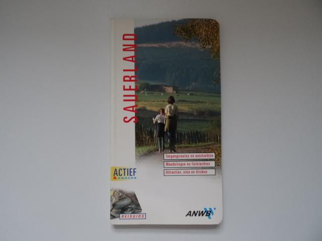 Sauerland ; anwb actief reisgids (met wandel-fietsroutes), Boeken, Reisgidsen, Gelezen, Fiets- of Wandelgids, Europa, ANWB, Ophalen of Verzenden