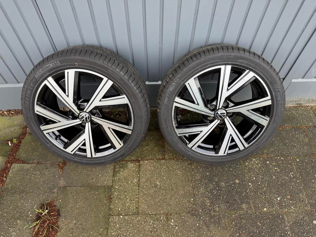 2x 17inch Bergamo Volkswagen Polo 2G Velgen + Banden, Auto-onderdelen, Banden en Velgen, Ophalen, VW, Banden en Velgen, 17 inch