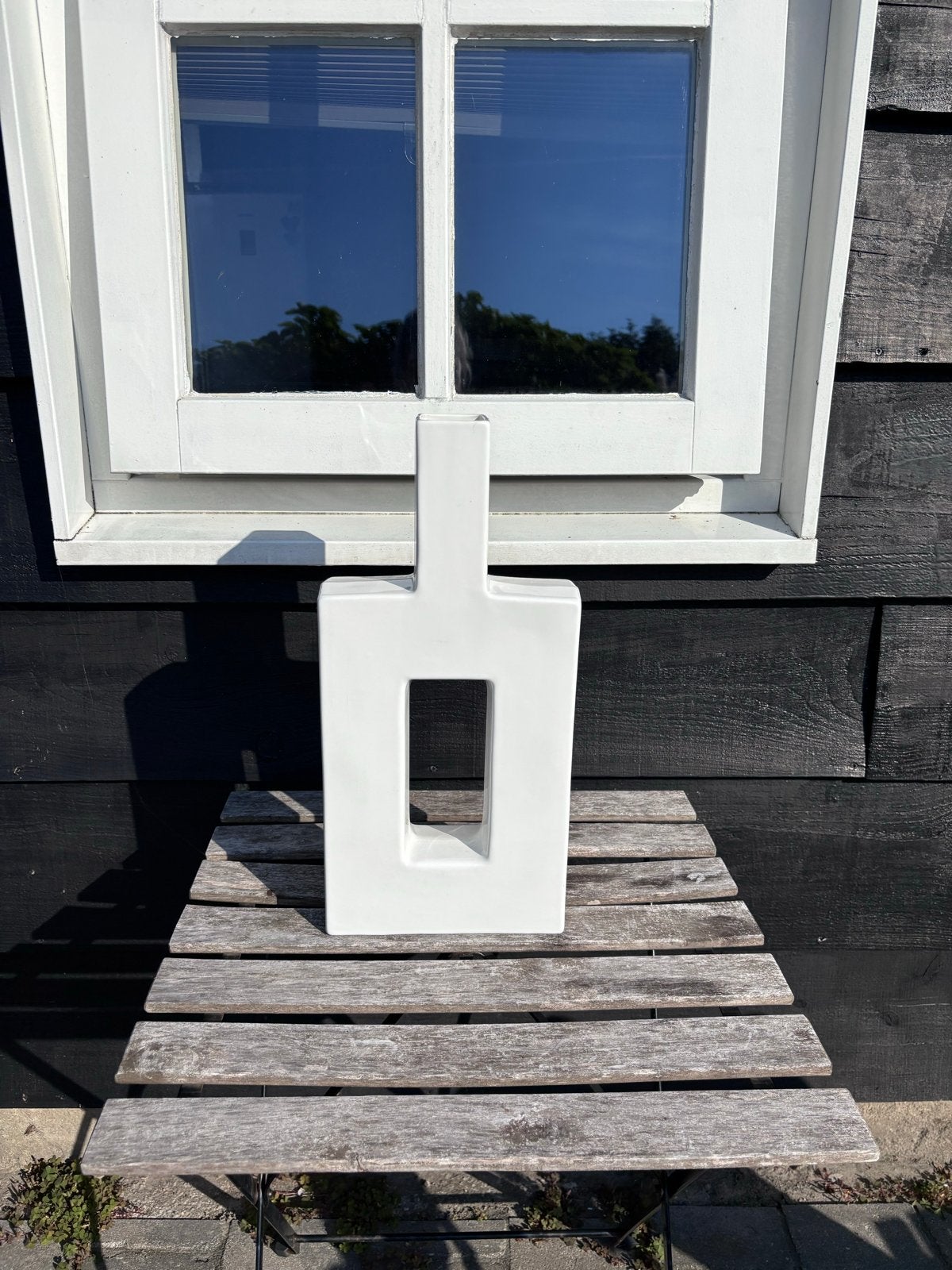 Moderne witte vaas met uniek design, Ophalen, Wit, Zo goed als nieuw, Geschikt voor droogbloemen