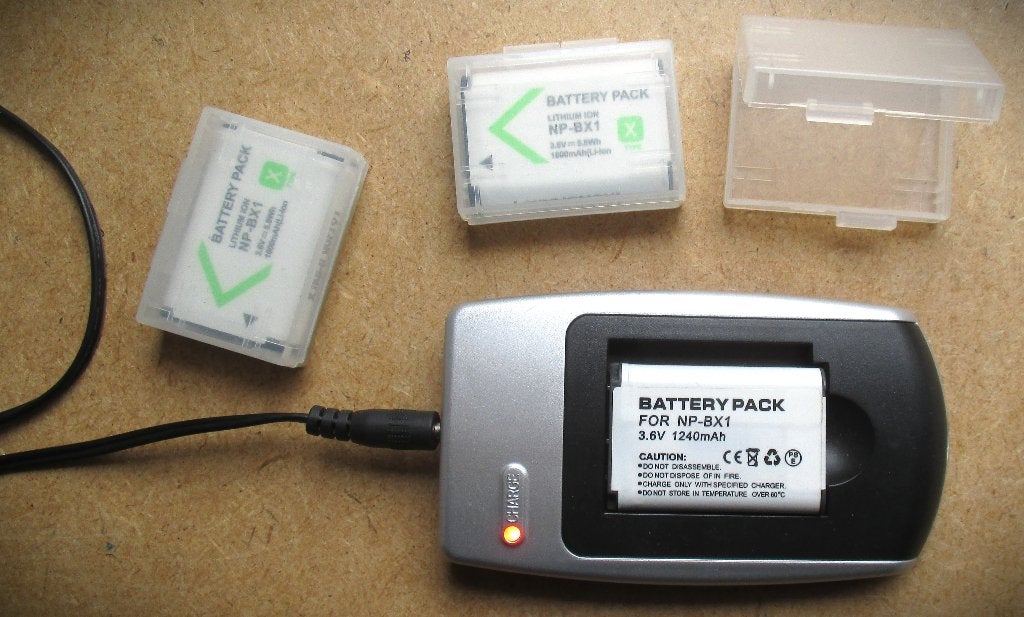 Oplader~Charger MTB-DCL~Camera Accu voor Sony en Olympus, Ophalen of Verzenden, Gebruikt