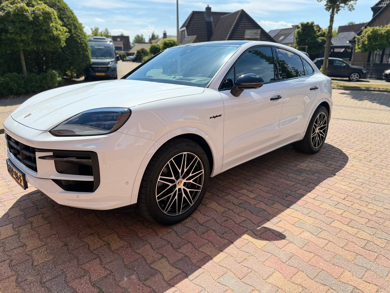 Porsche Cayenne E-Hybrid Sport Design Achterasbesturing, Automaat, Zwart, Wit, Vierwielaandrijving