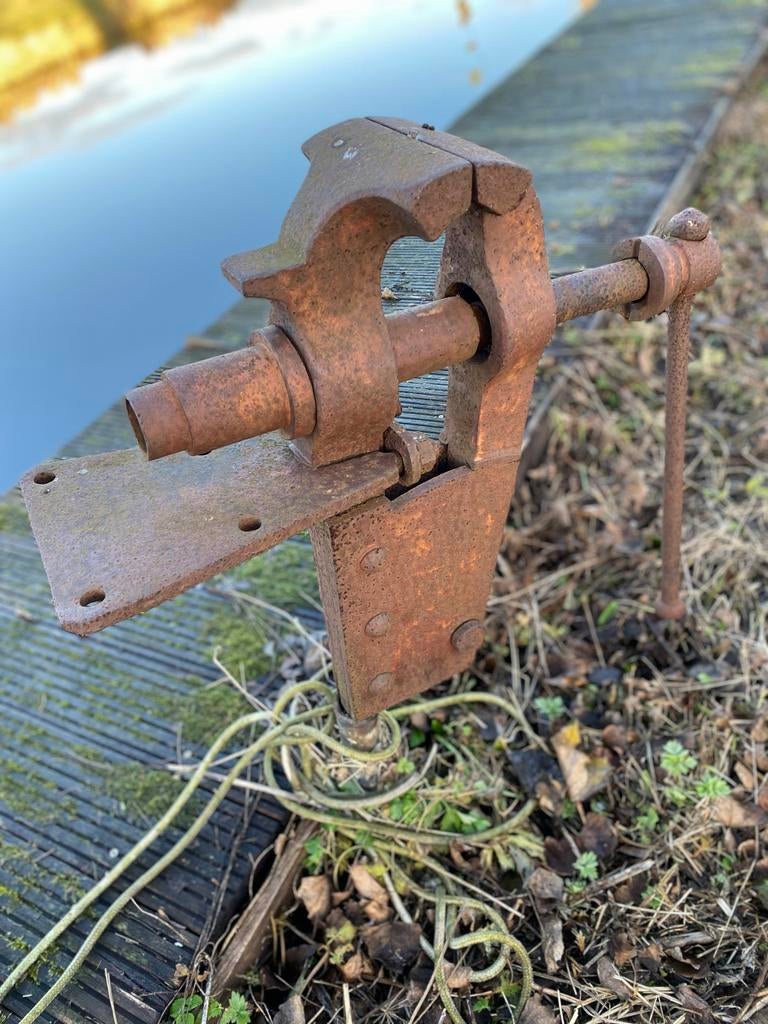 Grote zware staartbankschroef - Vintage werkbank bankschroef, Doe-het-zelf en Verbouw, Gereedschap | Handgereedschap, Ophalen