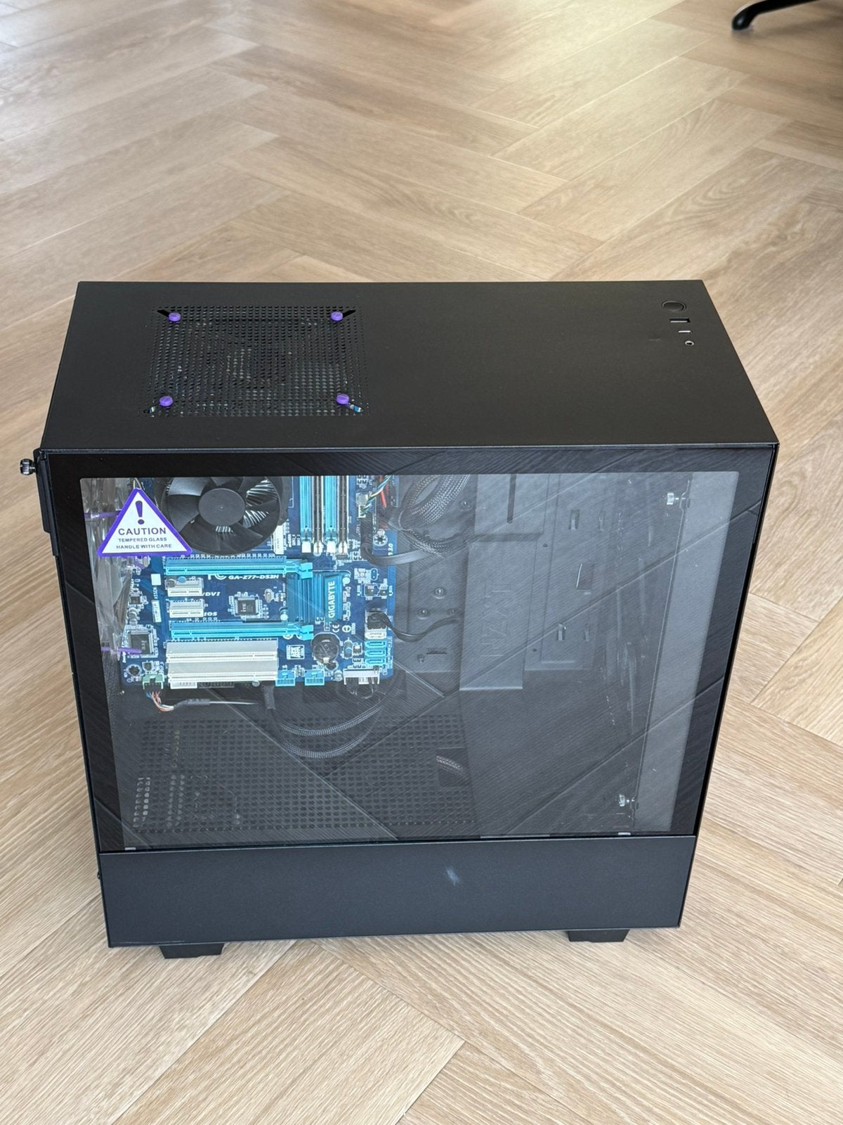 NZXT H10B Behuizing - Stijlvolle PC Case, Computers en Software, Computerbehuizingen, Ophalen, Zo goed als nieuw