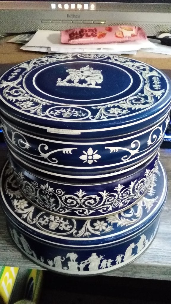 Set van 3 vintage koektrommels, blauw met wit decor, Verzamelen, Blikken, Ophalen of Verzenden, Gebruikt, Koek(jes), Overige merken