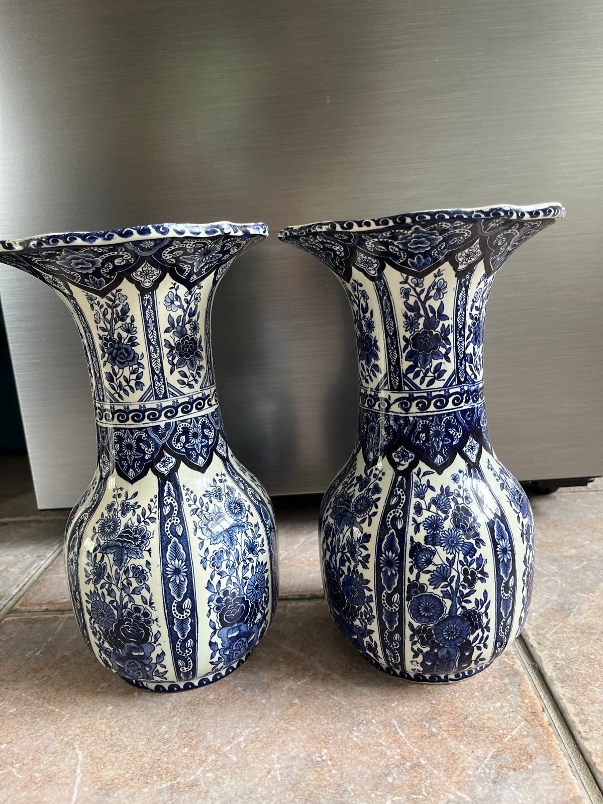 Set van 2 Delfts Blauwe Vazen - Royal Boch, Antiek en Kunst, Ophalen of Verzenden