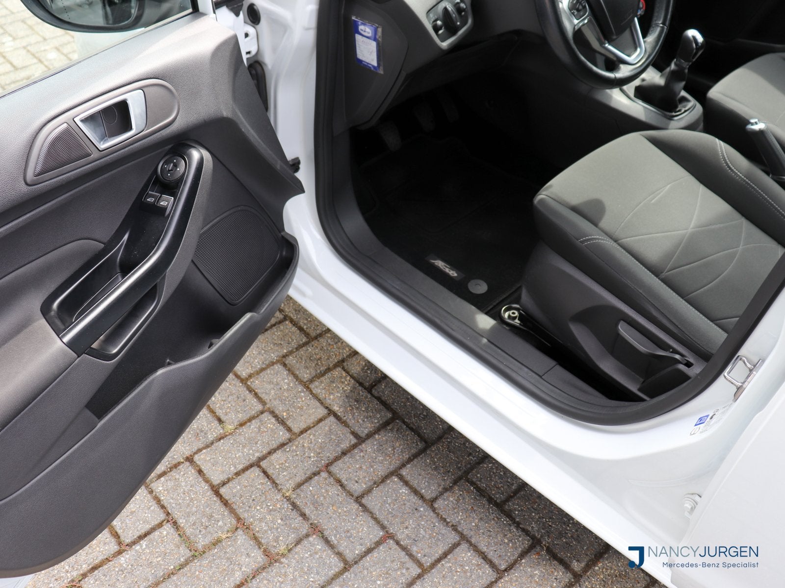 Foto 11 van Ford Fiesta 1.0 Style | Essential | Airco | Navi | Bluetooth