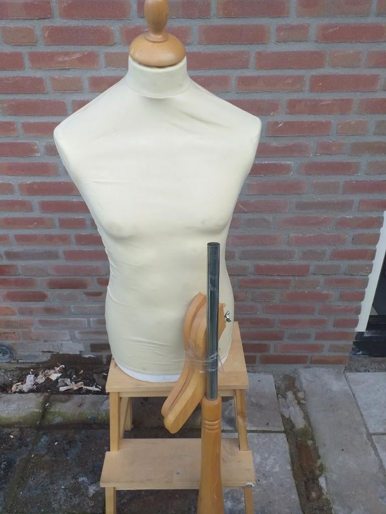 heren paspop op houten voet., Hobby en Vrije tijd, Naaien en Fournituren, Ophalen, Zo goed als nieuw, Paspop