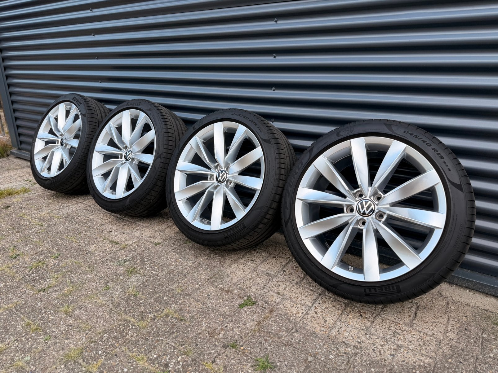 OEM VW Chennai 19 inch 5x112 Arteon Passat R-Line Alltrack, 19 inch, Banden en Velgen, Ophalen of Verzenden, Personenwagen